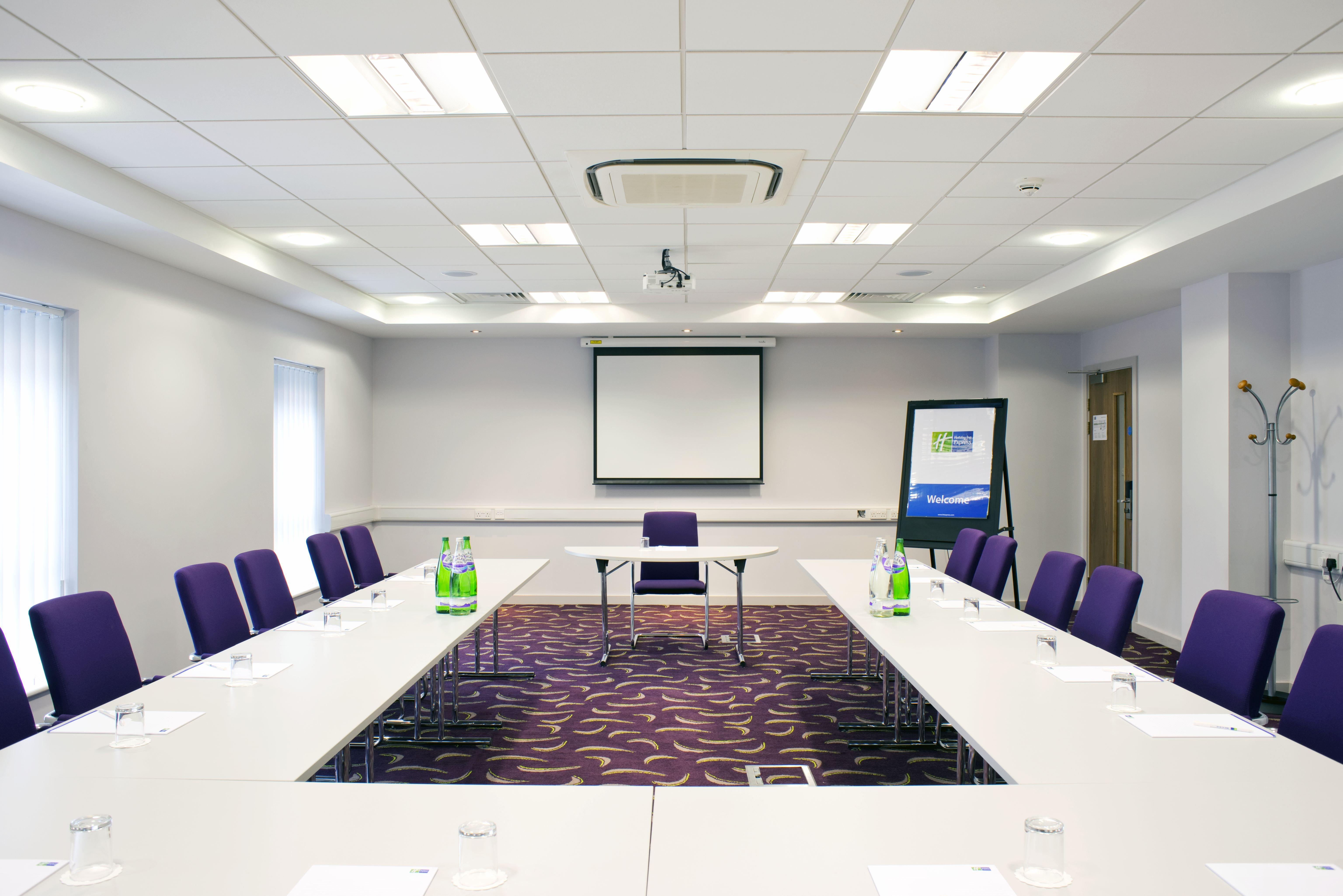 Hotel Express Dunstable, An Ihg 3*